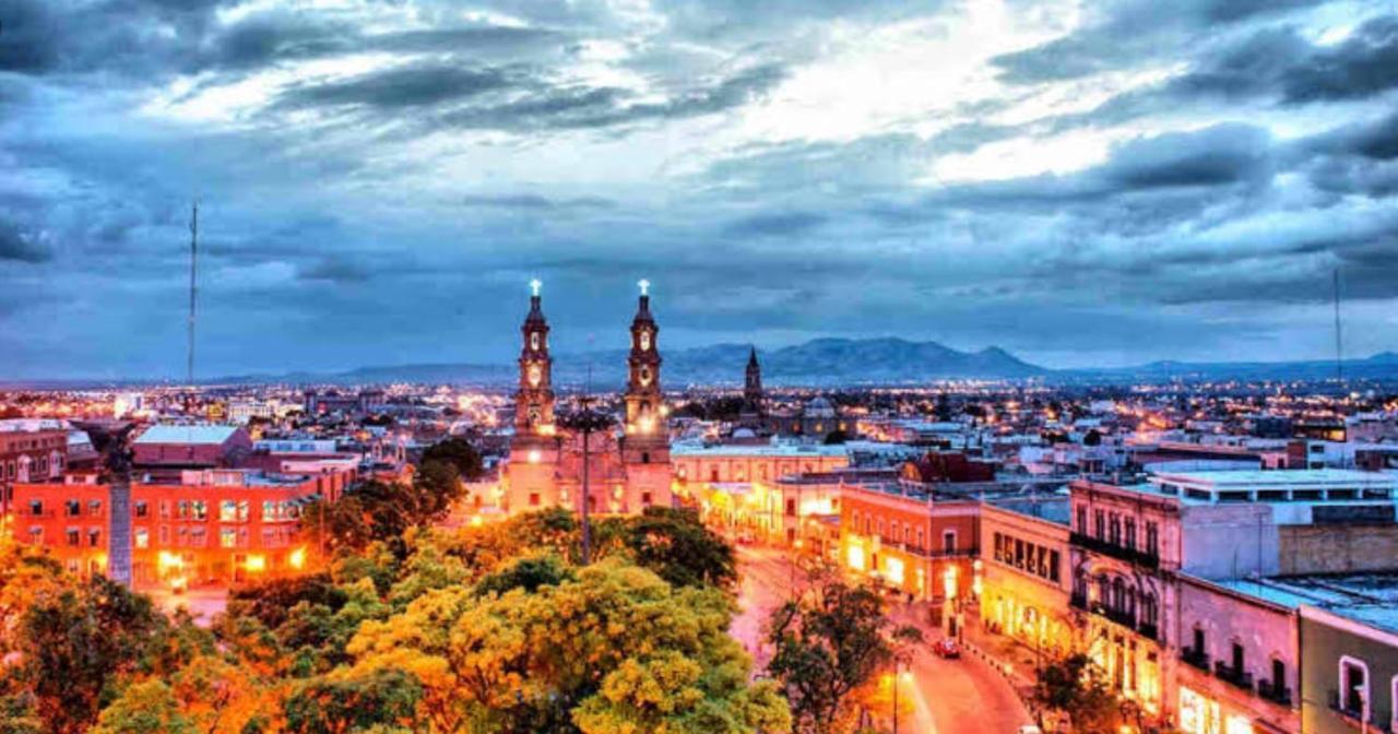 En El Centro 3 Hermoso Loft Familiar Ac Wifi 300 Mbps Aguascalientes Exterior foto
